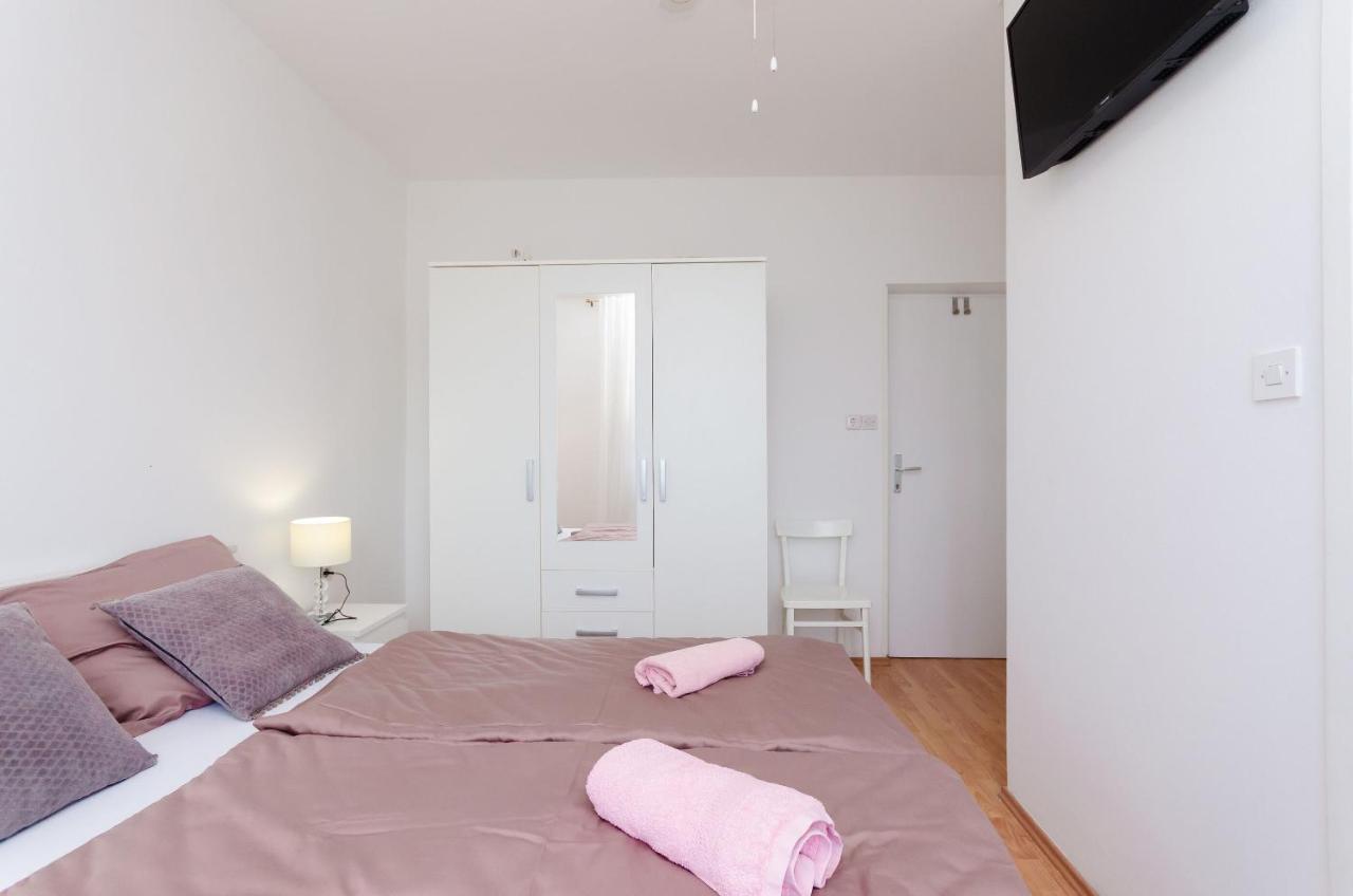 Apartments And Rooms Bianca Barbat na Rabu Ruang foto