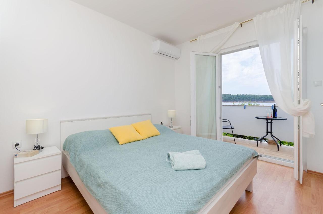 Apartments And Rooms Bianca Barbat na Rabu Bagian luar foto